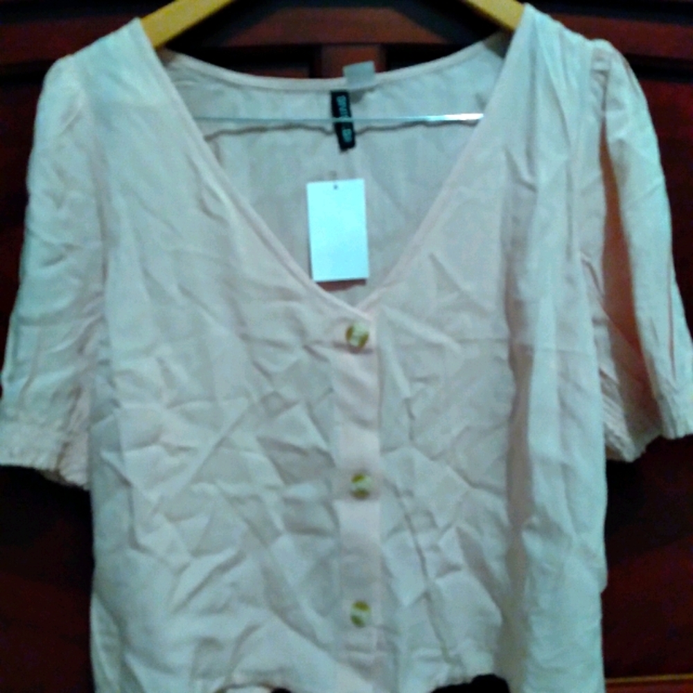 H&M Shortsleeve button up top.